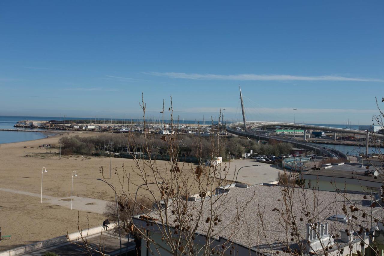 "Casa Incantevole" Fronte Mare Pescara - Appartamento Via Buozzi 外观 照片